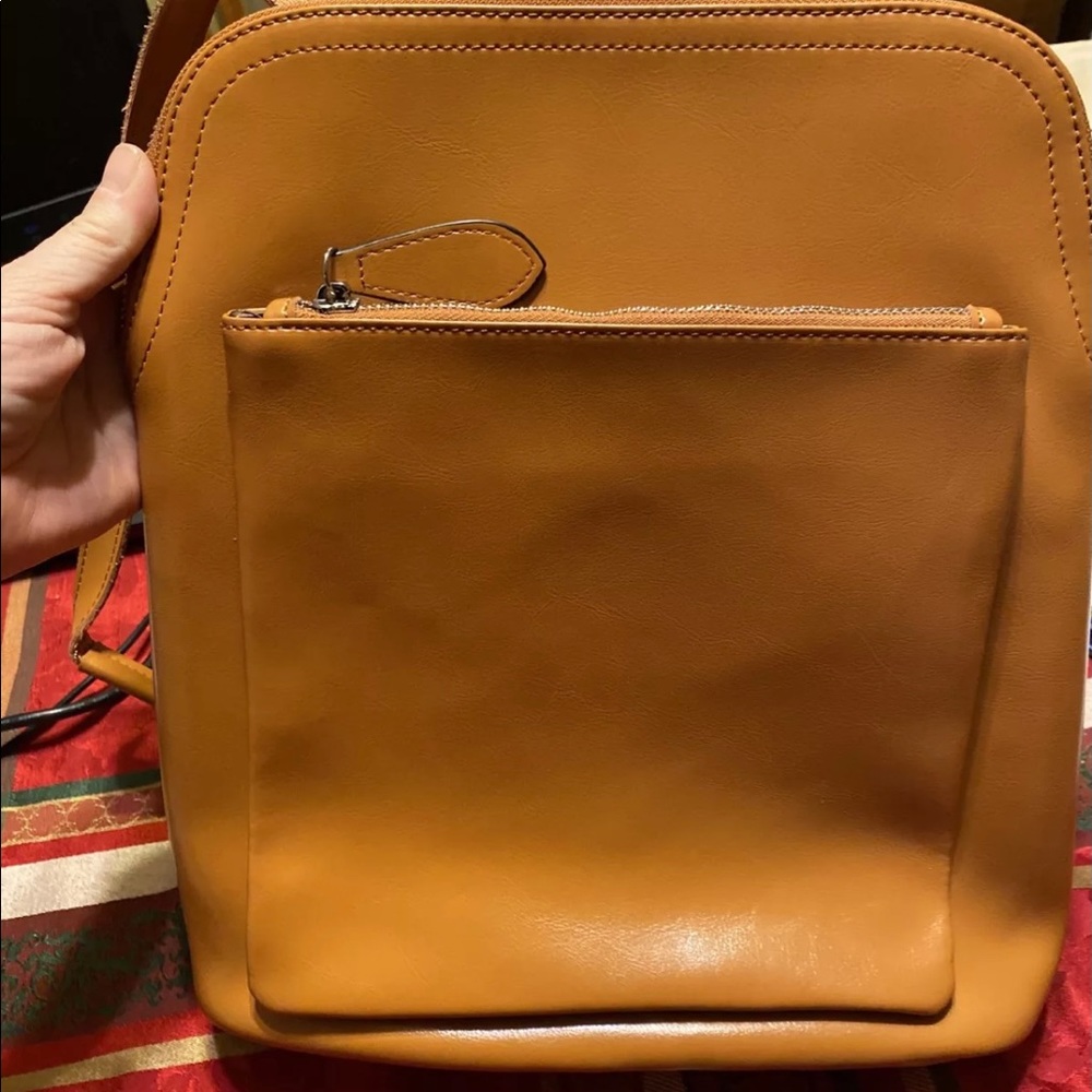 Heshe Convertible Tan Leather Backpack or Shoulder Bag - Picture 3 of 11